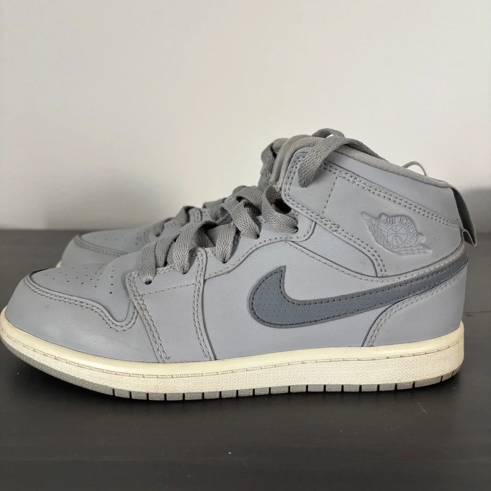 Air Jordan 1 Mid Wolf Grey‎ Aluminum Sneakers Shoes Size 3 Y